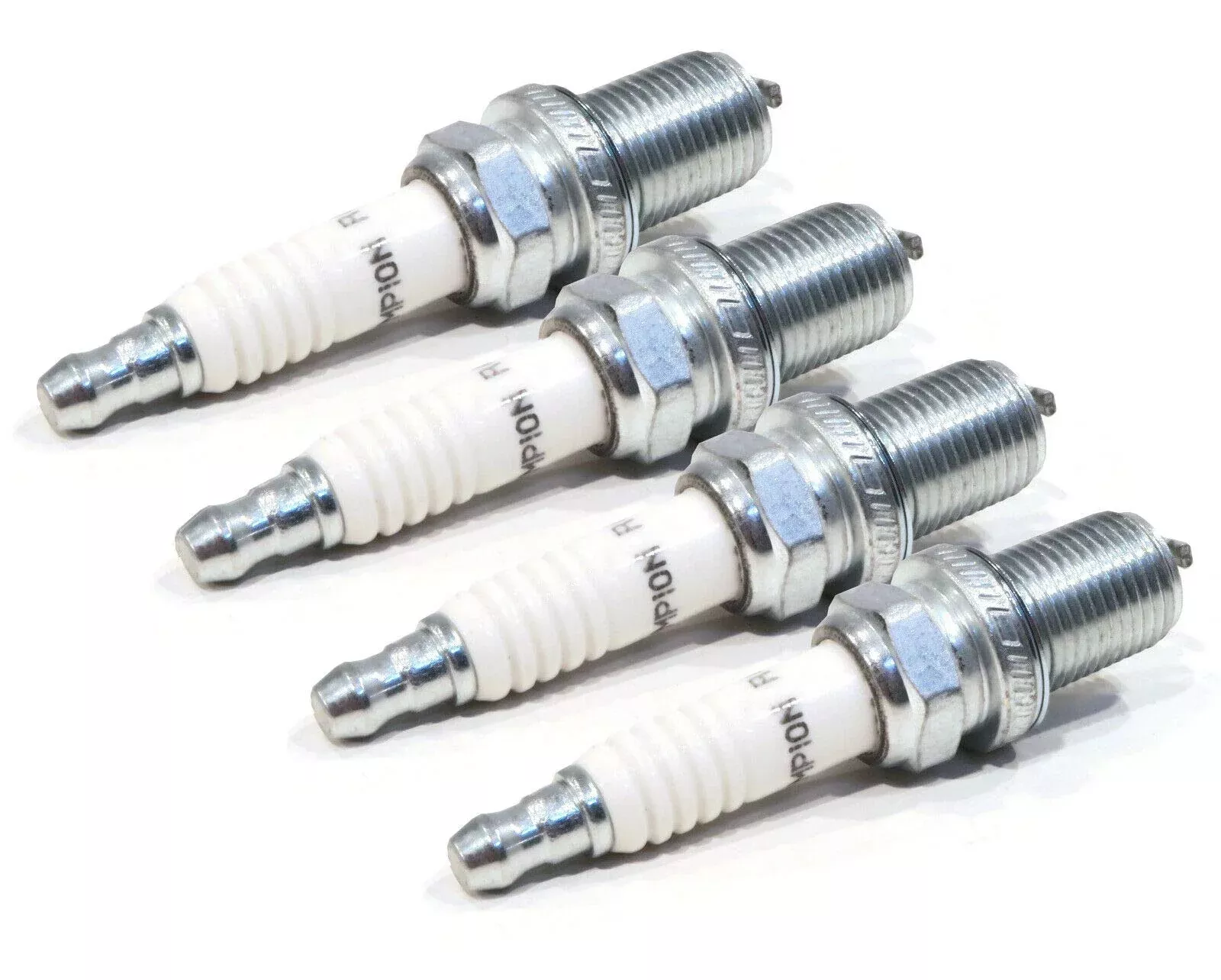 (Pack Of 4) Champion Spark Plugs For Briggs & Stratton 692051, 694385, 700646
